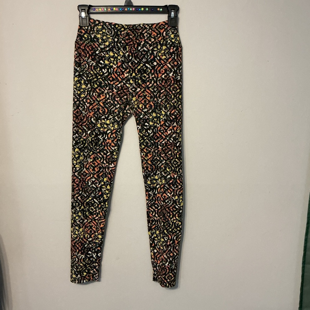 LuLaRoe Flower Pattern Leggings